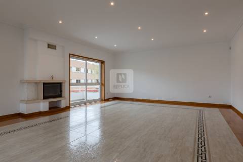 Moradia T4 Triplex - Porto, Maia, Cidade da Maia