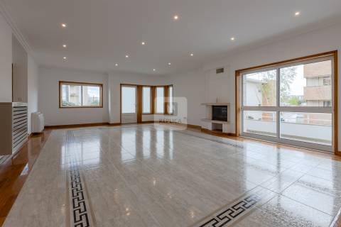 Moradia T4 Triplex - Porto, Maia, Cidade da Maia