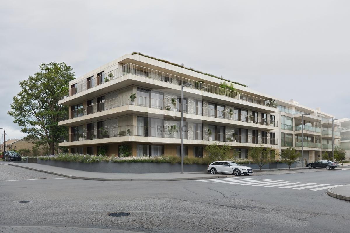 Apartamento T2 com terraço à Praia de Canidelo