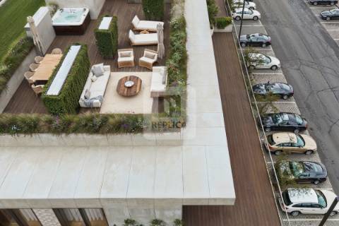 Apartamento T2 com terraço à Praia de Canidelo