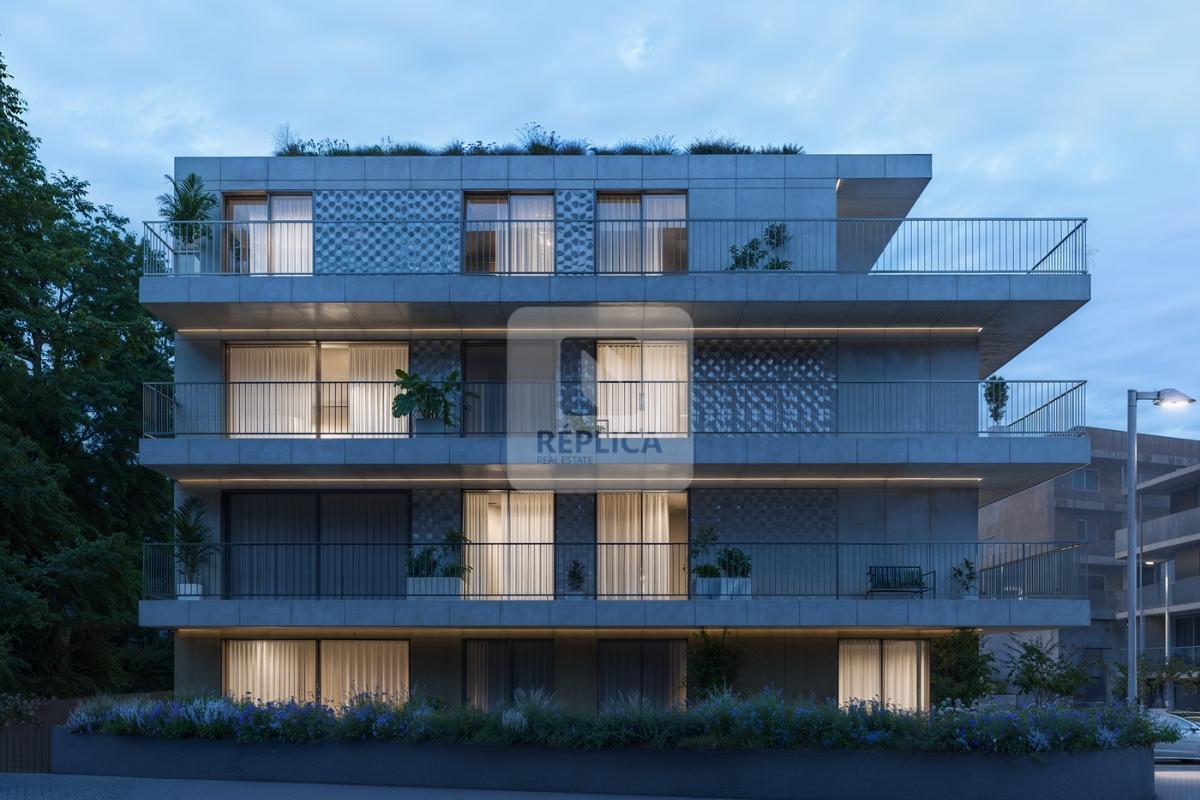 Apartamento T2 com terraço à Praia de Canidelo