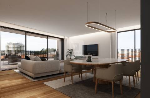 Penthouse T4 de Luxo com Vista Panorâmica no Centro de Vila Nova de Gaia