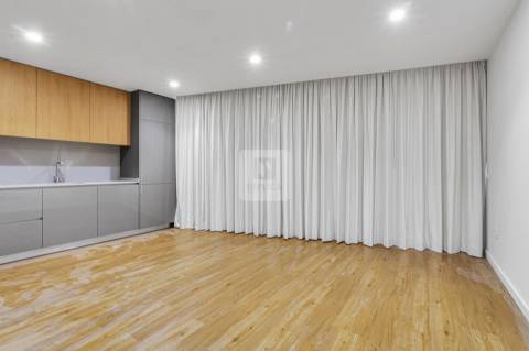 Penthouse T4 de Luxo com Vista Panorâmica no Centro de Vila Nova de Gaia