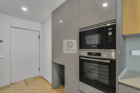 Penthouse T4 de Luxo com Vista Panorâmica no Centro de Vila Nova de Gaia