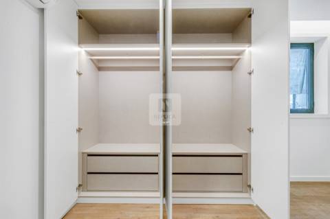 Penthouse T4 de Luxo com Vista Panorâmica no Centro de Vila Nova de Gaia