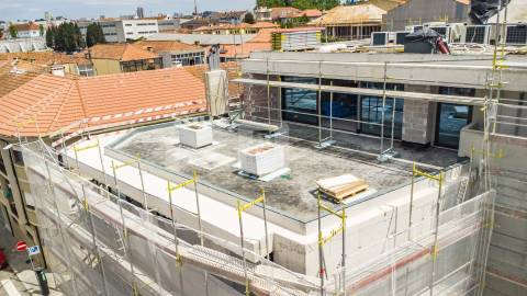 Penthouse T4 de Luxo com Vista Panorâmica no Centro de Vila Nova de Gaia