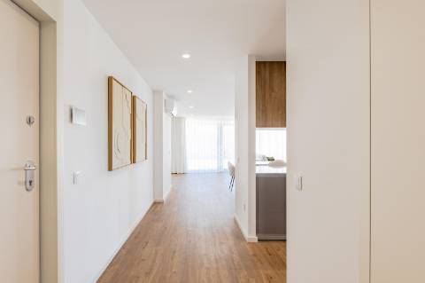 Penthouse T4 com Vista Panorâmica no Centro de Vila Nova de Gaia