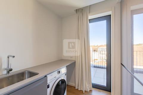 Penthouse T4 com Vista Panorâmica no Centro de Vila Nova de Gaia