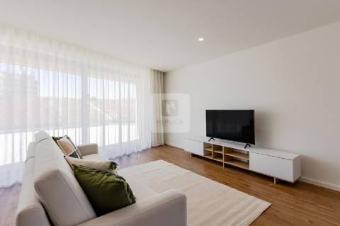 Penthouse T4 com Vista Panorâmica no Centro de Vila Nova de Gaia