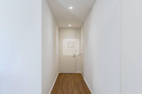 Penthouse T4 com Vista Panorâmica no Centro de Vila Nova de Gaia