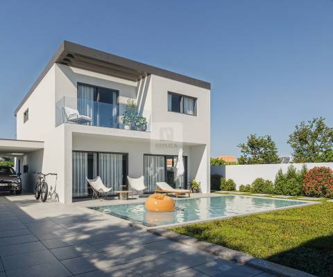 Moradia T3 com piscina - Madalena, Vila Nova de Gaia, Porto