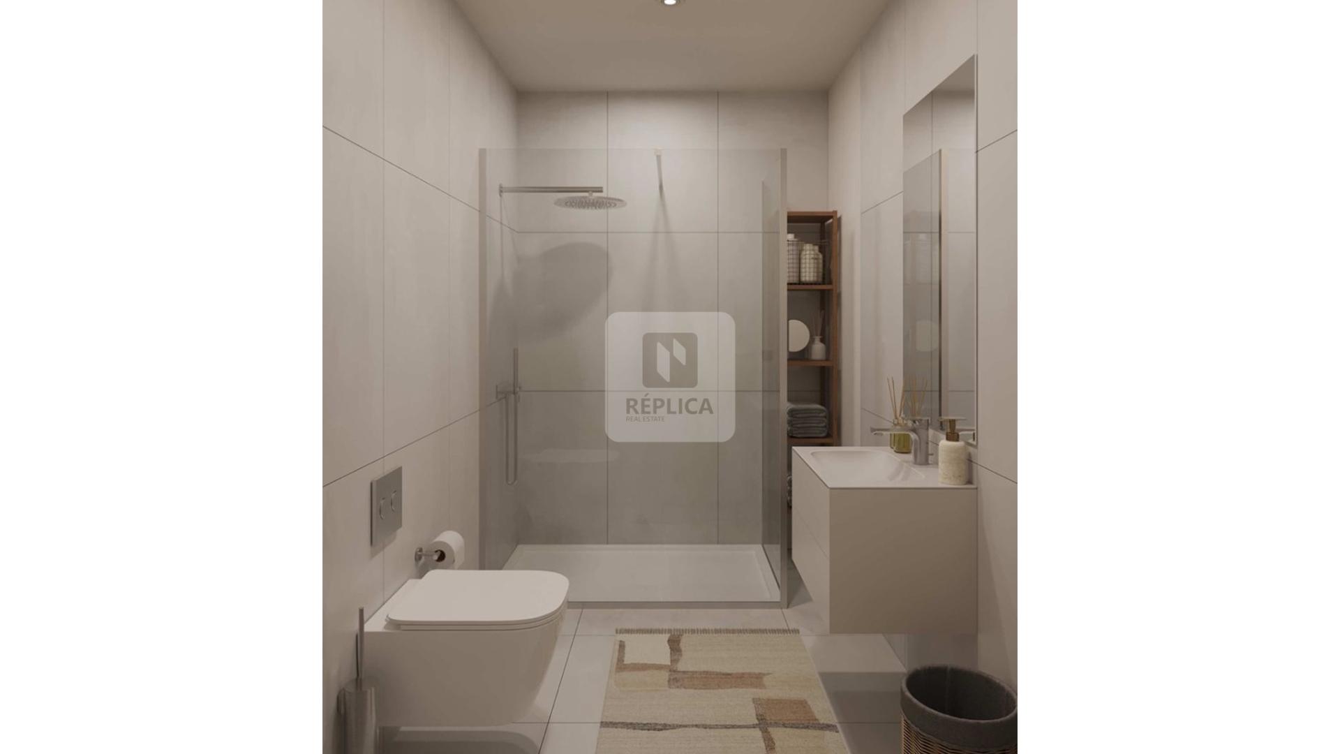 Apartamento T1+1 com varanda e garagem em Paranhos, Porto