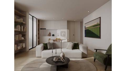 Apartamento T1+1 com varanda e garagem em Paranhos, Porto