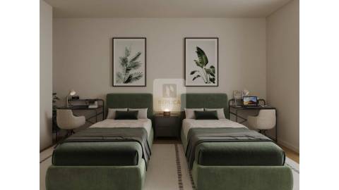 Apartamento T1+1 com varanda e garagem em Paranhos, Porto