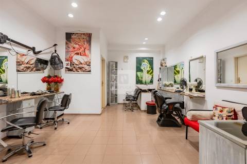 Loja Comercial em Matosinhos – Próxima à Câmara Municipal