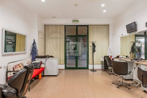 Loja Comercial em Matosinhos – Próxima à Câmara Municipal