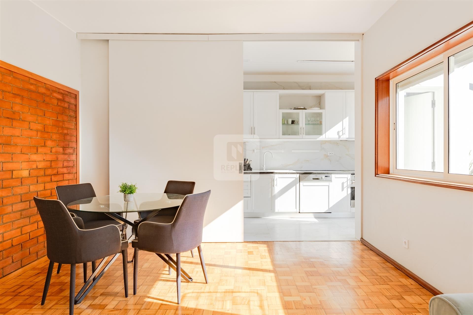Apartamento T3 Mobilado e Equipado no Marquês, Porto