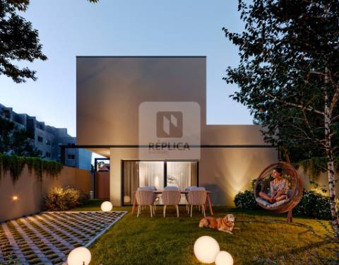 Moradia T1 Duplex com Jardim e Pátio no 566 Build