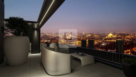 Apartamento T0 com Varanda e Garagem à Venda no D´Ouro Tower