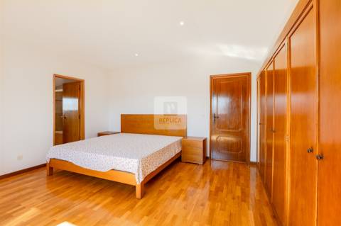 Moradia T9 com Jardim em São Félix da Marinha a 500m do Mar