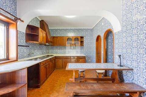 Moradia T9 com Jardim em São Félix da Marinha a 500m do Mar