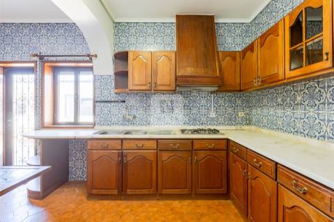 Moradia T9 com Jardim em São Félix da Marinha a 500m do Mar