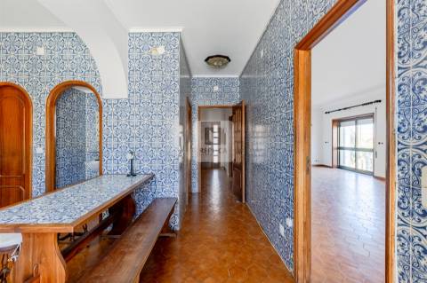 Moradia T9 com Jardim em São Félix da Marinha a 500m do Mar