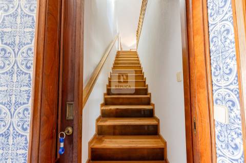 Moradia T9 com Jardim em São Félix da Marinha a 500m do Mar