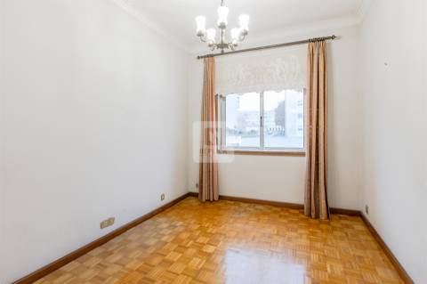 Apartamento T4 no Centro de Vila Nova de Gaia