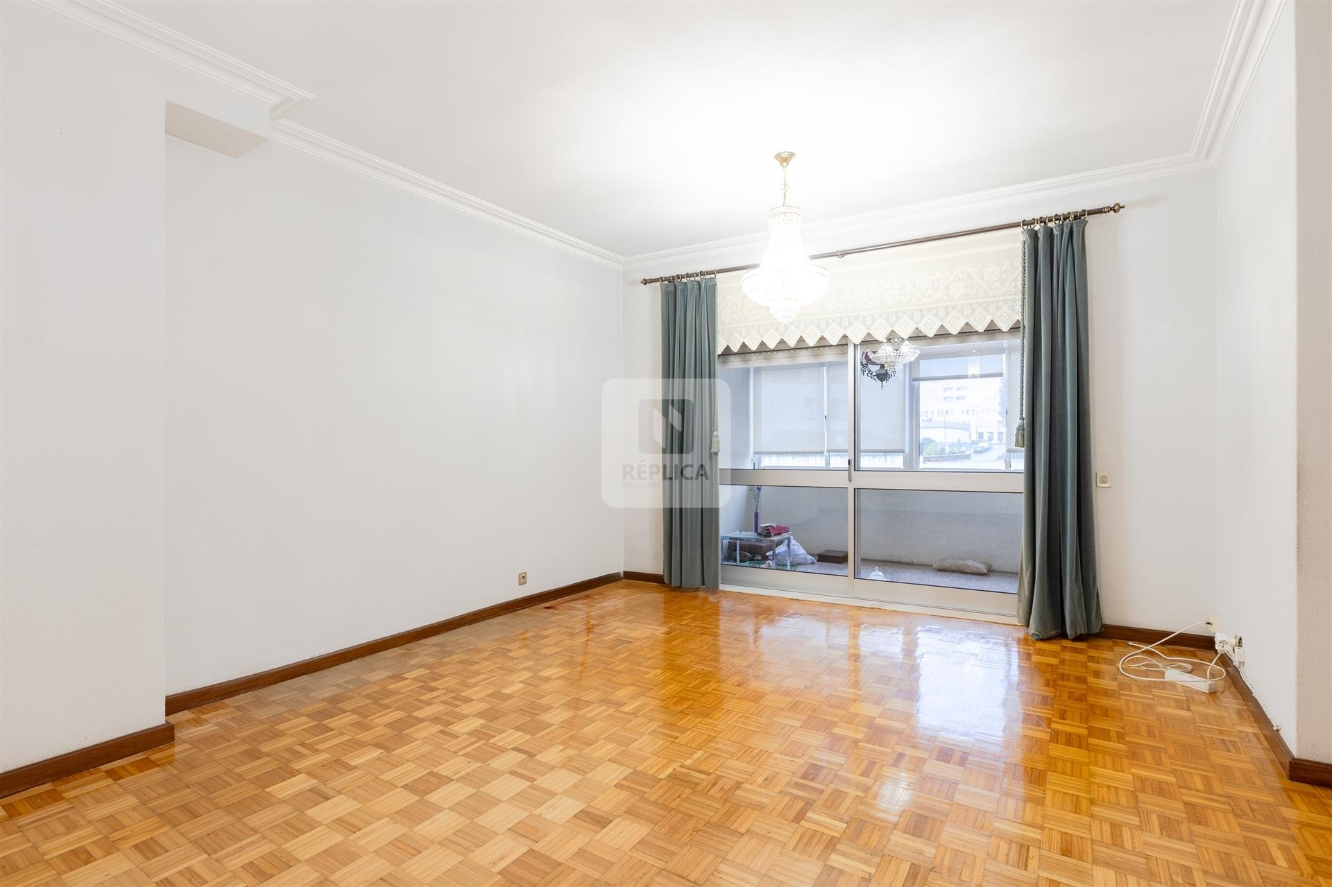 Apartamento T4 no Centro de Vila Nova de Gaia