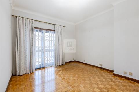 Apartamento T4 no Centro de Vila Nova de Gaia