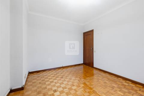 Apartamento T4 no Centro de Vila Nova de Gaia