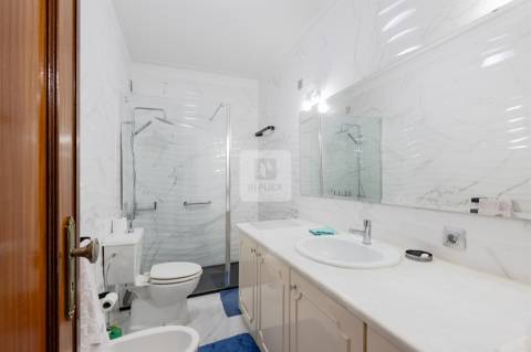 Apartamento T4 no Centro de Vila Nova de Gaia