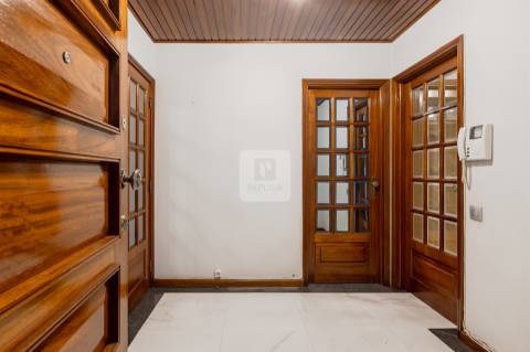 Apartamento T4 no Centro de Vila Nova de Gaia
