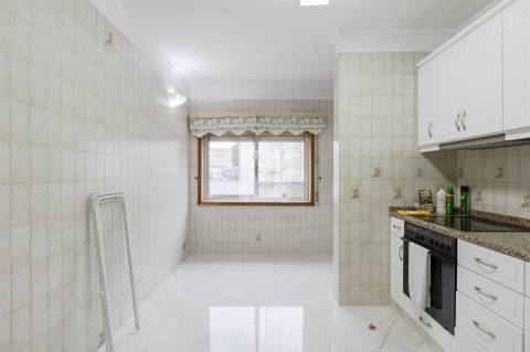 Apartamento T4 no Centro de Vila Nova de Gaia