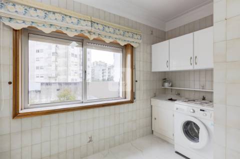 Apartamento T4 no Centro de Vila Nova de Gaia