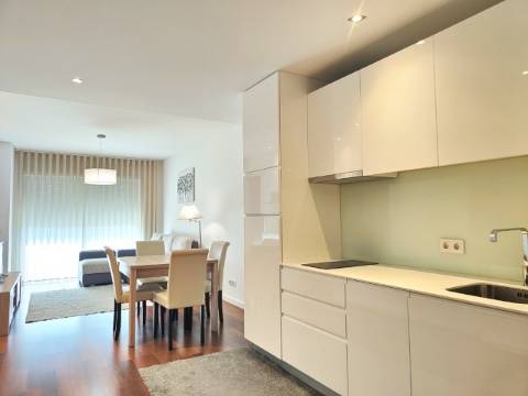 Arrendamento - Moderno Apartamento T1 - Cais da Fonte Nova.