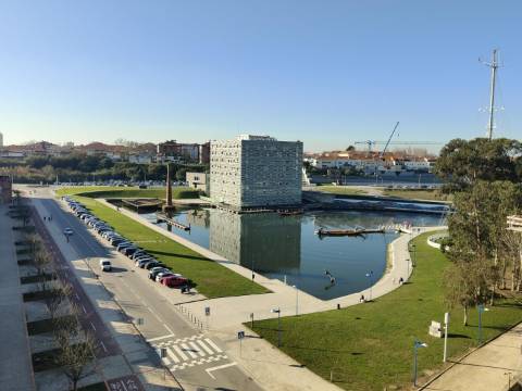 Arrendamento - Moderno Apartamento T1 - Cais da Fonte Nova.