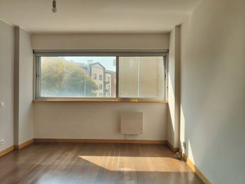 Moderno Apartamento T2 - Forca