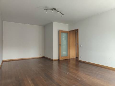 Moderno Apartamento T2 - Forca