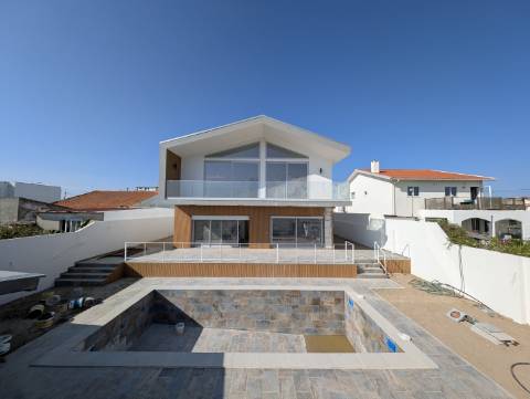 Moradia T5 Isolada - Costa Nova