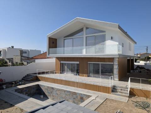 Moradia T5 Isolada - Costa Nova