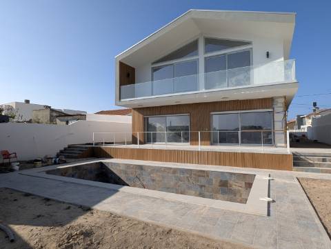 Moradia T5 Isolada - Costa Nova