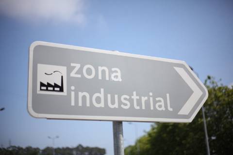 Armazém para Arrendamento - Zona Industrial da Taboeira em Aveiro
