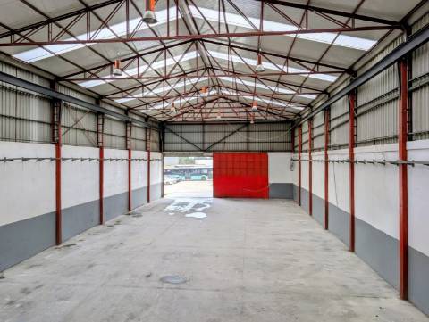 Armazém para Arrendamento - Zona Industrial da Taboeira em Aveiro