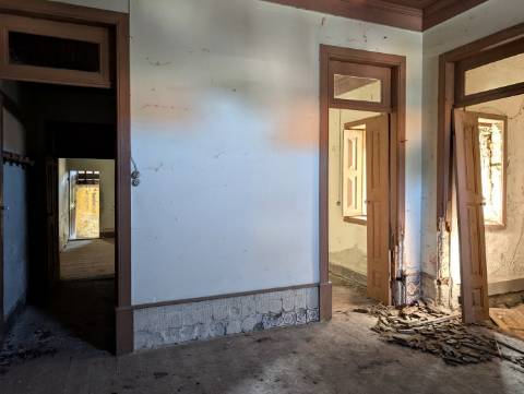 Moradia T3 para Restaurar em Mataduços – Esgueira