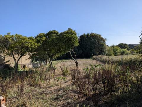 Moradia T3 para Restaurar em Mataduços – Esgueira