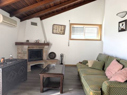 T3 Duplex para Arrendamento - Totalmente Mobilado e Equipado