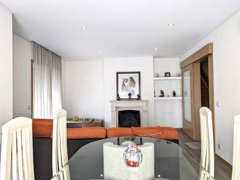 T3 Duplex para Arrendamento - Totalmente Mobilado e Equipado