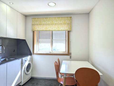 T3 Duplex para Arrendamento - Totalmente Mobilado e Equipado